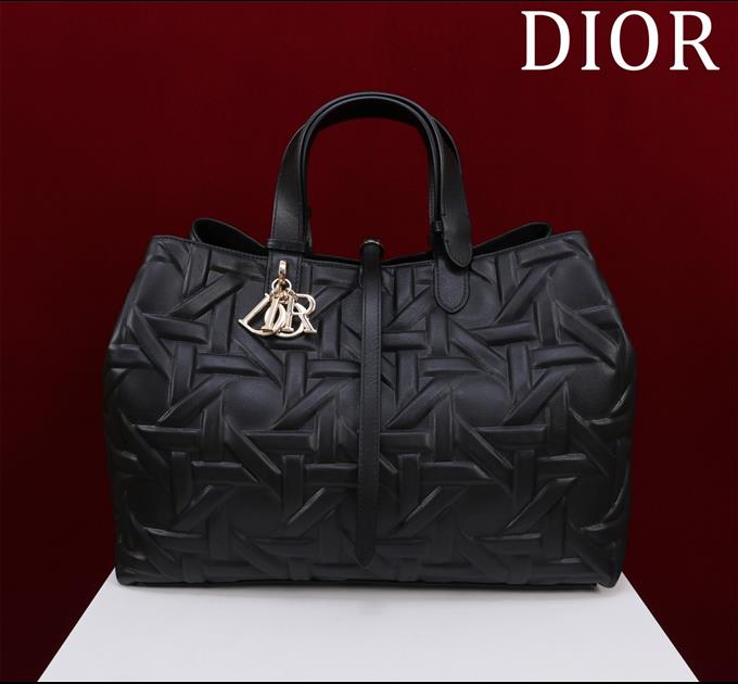 2025228Y 930P182147148